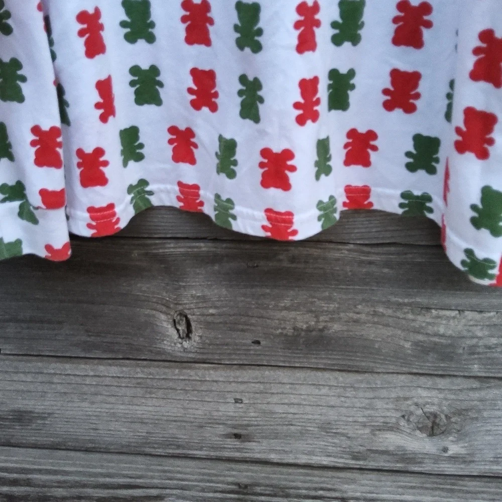 Dec. 25th Festive Red and Green Bear Print Turtleneck Size Large